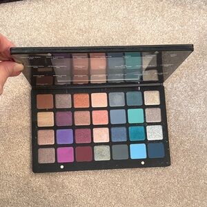 Natasha Denona. Purple/Blue Eyeshadow Palette -